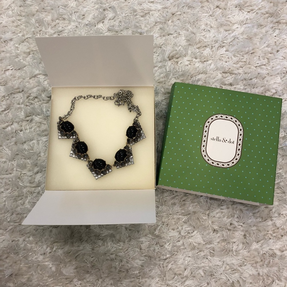 Stella and Dot Rory necklace